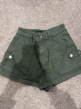 Veronica Beard Olive Green Cargo Shorts